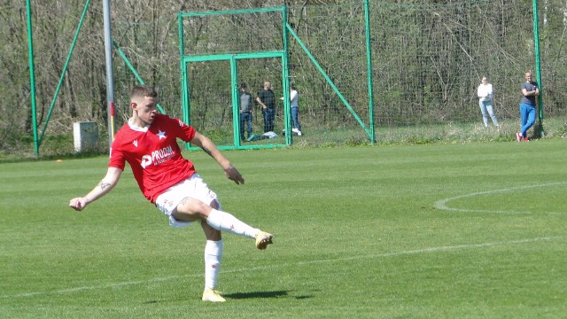 Jakub Złoch jest podporą defensywy drużyny juniorów starszych Wisły Kraków