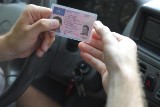 Prawo jazdy z Ukrainy w 15 dni? Tajemnicza firma handluje ukraińskimi dokumentami. Czy to legalne? Jak można je zdobyć?