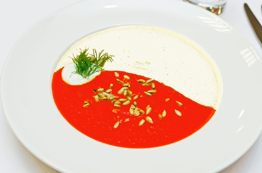 Przepisy na Święto Niepodległości: Biało-czerwona zupa krem