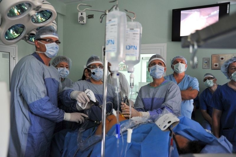 Uniwersytecki Szpital Kliniczny przeprowadza operacje. Lekarze z całego świata chcą się od nas uczyć (zdjęcia)