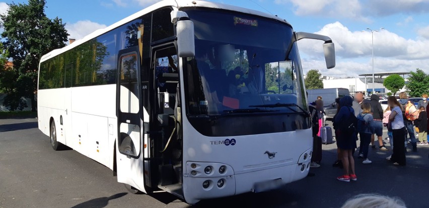 Autokar miał zawieźć dzieci nad morze. Nie miał sprawnych hamulców