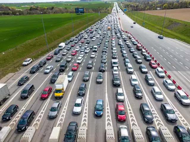 Zmorą kierowców korzystających z autostrady A1 Toruń - Grudziądz - Gdańsk - są korki przy bramkach poboru biletów oraz opłat. W weekendy tegorocznych wakacji, korków nie powinno tutaj być.