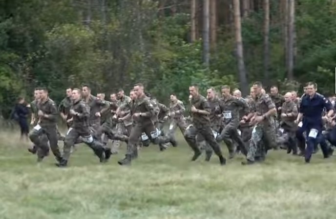 Trzech policjantów powiatu oświęcimskiego wystartowało w  Mistrzostwach Polski Służb Mundurowych w Crossie