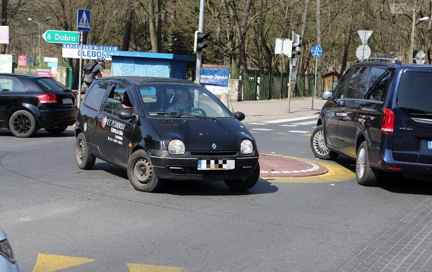 Głębokie. Koniec z rondem, do jesieni wraca sygnalizacja. Dobra wiadomość? [ANKIETA]