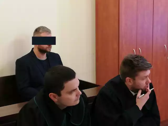 W Bydgoskim Sądzie Okręgowym trwa proces byłego radnego PiS, Rafała P. ężczyzna oskarżony jest o znęcanie się nad żoną...Więcej wolnego od 2019 roku?