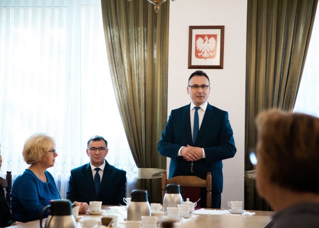 Władze Przysuchy wraz z burmistrzem Tomaszem Matlakiewiczem szykują plan pomocy przedsiębiorcom i rolnikom.