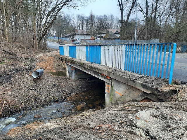 Drogowcy rozbiorą stary most na ulicy Szydłowieckiej, w jego miejsce zostanie wybudowana nowa konstrukcja.