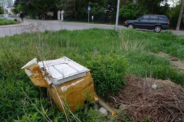 Na porzucone śmieci można natknąć się w wielu miejscach Torunia