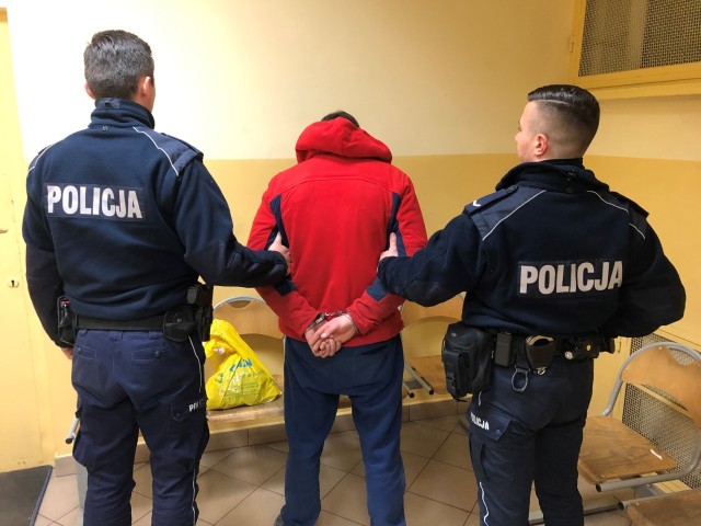 Policjanci z Zabierzowa u 34-letniego mieszkańca gminy znaleźli narkotyki i zatrzymali ich właściciela