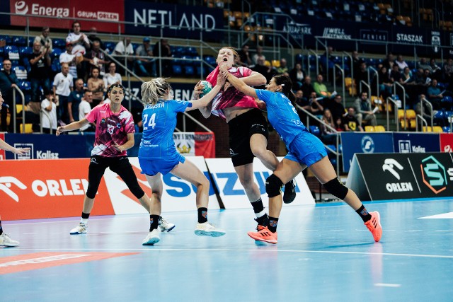 Handball JKS Jarosław (różowe koszulki) w Kaliszu powalczy o trzecie zwycięstwo w grupie spadkowej.