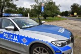 Policjanci z nyskiej drogówki zatrzymali prawa jazdy dwóm kierowcom, którzy przez wsie pędzili powyżej 100 km/h