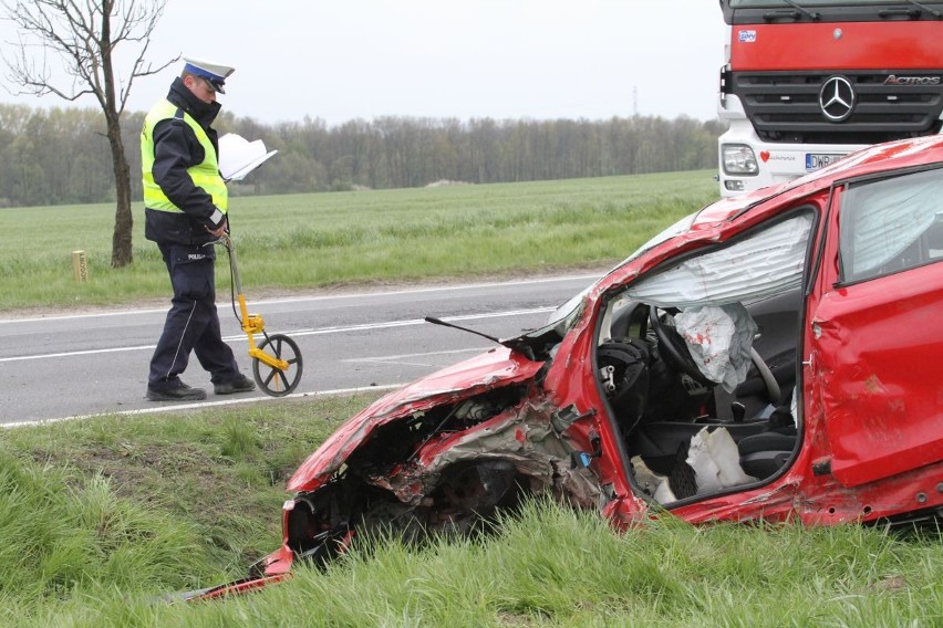 Karambol na drodze Wrocław - Świdnica. 9 osób rannych, w tym dwie ciężko