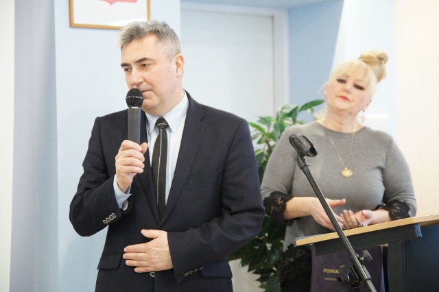 Ustępujący starosta marek Boryczka i szefowa rady Jolanta Denesiuk