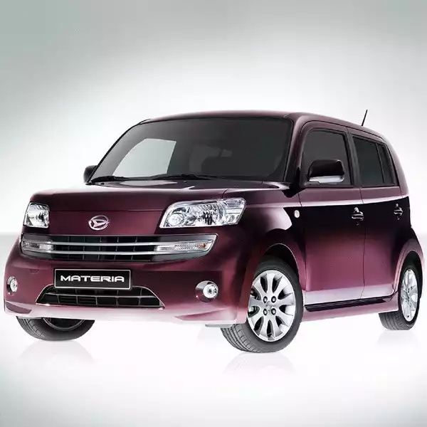 Stylistyka daihatsu materia, auta zaliczanego do segmentu mini MPV, nawiązuje do lat 30-tych ubiegłego wieku.