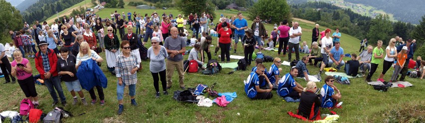 Odkryj Beskid Wyspowy. W sobotni deszczowy wieczór pokonali Korab, a w niedzielny słoneczny poranek wspięli się na Jaworz