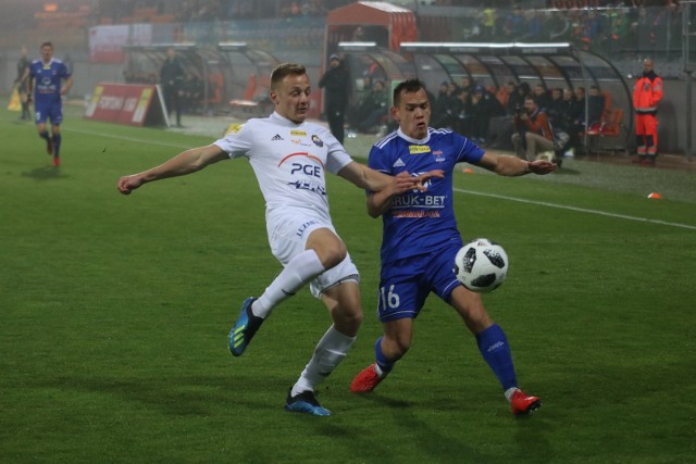 Zespół Bruk-Betu Termaliki Nieciecza w meczu 16. kolejki Fortuna I ligi przegrał na własnym boisku ze Stalą Mielec 1:2.