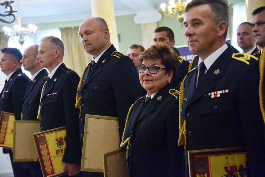 Odznaczenia, awanse i dyplomy dla strażaków (ZDJĘCIA)