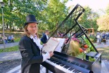 Świnoujście: Kwiatowy fortepian w Parku Chopina [ZDJĘCIA]