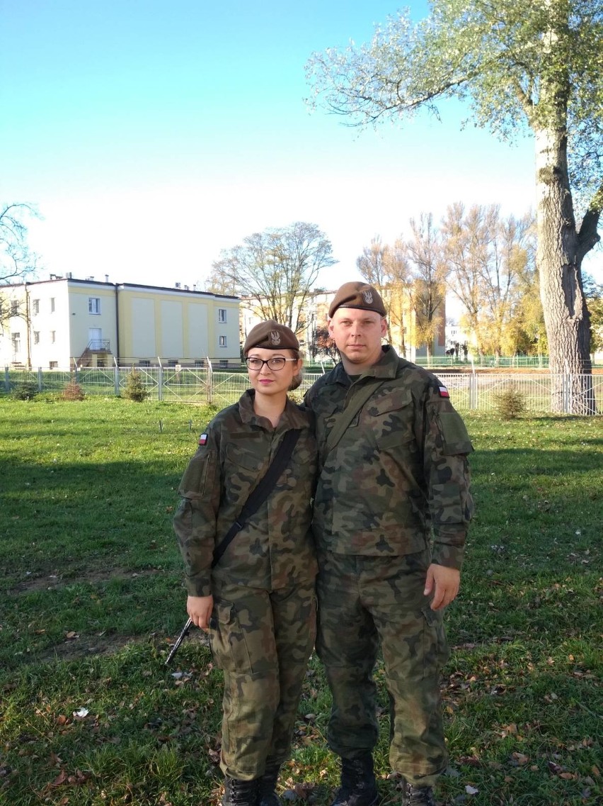 Aleksandra Józefko i Kamil Janiszewski z Radomia są parą. Razem służą w Wojskach Obrony Terytorialnej, wspólnie złożyli przysięgę