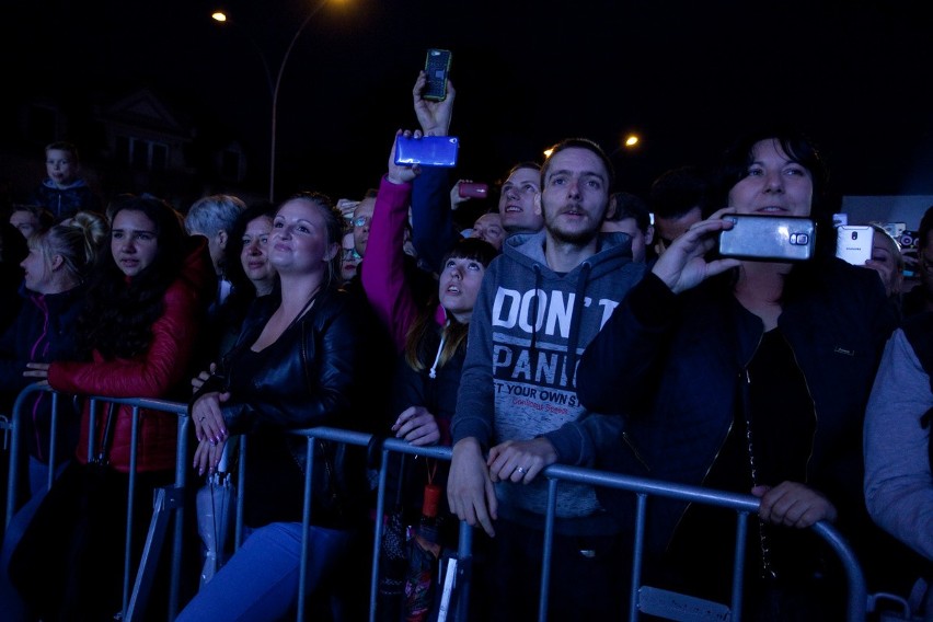 Lady Pank na Dniach Brzeska. Tłumy przed sceną po fatalnym meczu Polska-Kolumbia [ZNAJDŹ SIĘ NA ZDJĘCIACH]