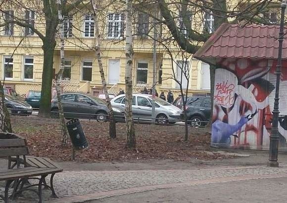 Na zdjęciu wizja lokalna na miejscu śmiertelnego pobicia 21-latka ze Szczecina.