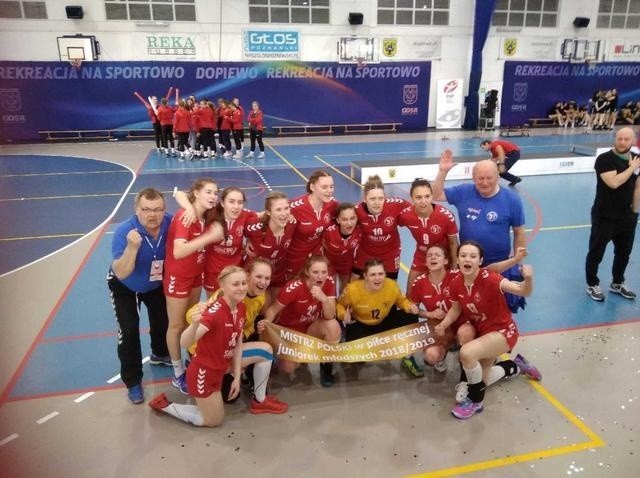 Piłkarki ręczne UKS Roxa Lublin zdobyły złoty medal mistrzostw Polski juniorek młodszych