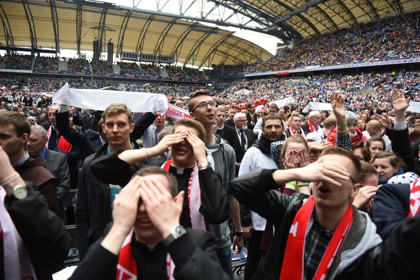 Rocznica chrztu Polski: Uroczystości na na stadionie...