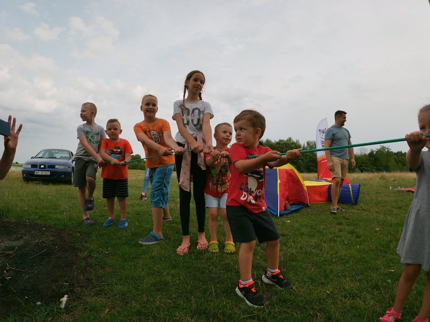 Piknik integracyjny w Grzmiącej kolo Wyśmierzyc. Mieszkańców zaprosiły panie z Koła Gospodyń Wiejskich