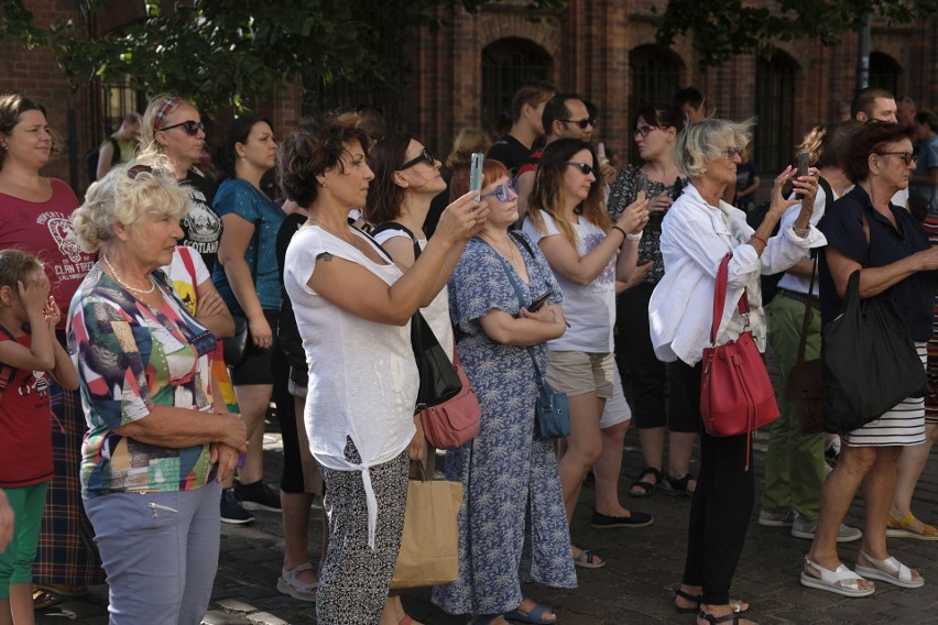 Celtycki Gotyk w Toruniu. Zdjęcia z pochodu festiwalowego ulicami starówki  