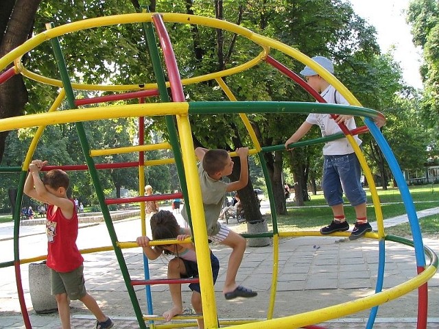 Rodzice nadal będą płacić za opiekę nad dziećmi.