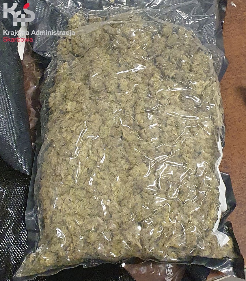 0,5 kg marihuany zostało zabezpieczone na lotnisku w...