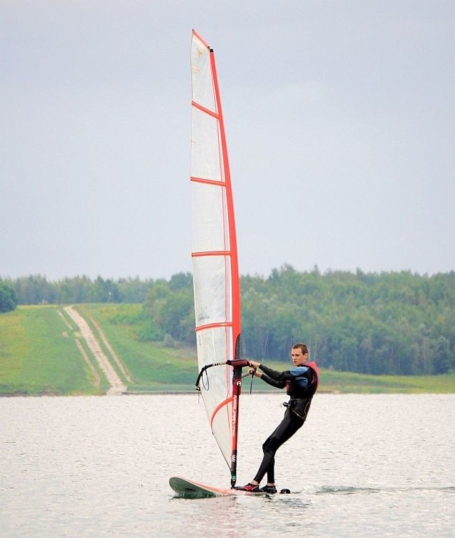 Wśród windsurferów najlepszym okazał się Paweł Wiśniewski z Rzeszowa.