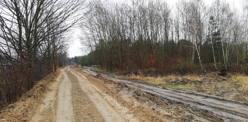 Nowa ścieżka zaczyna się w miejscu dawnego nasypu kolejowego...