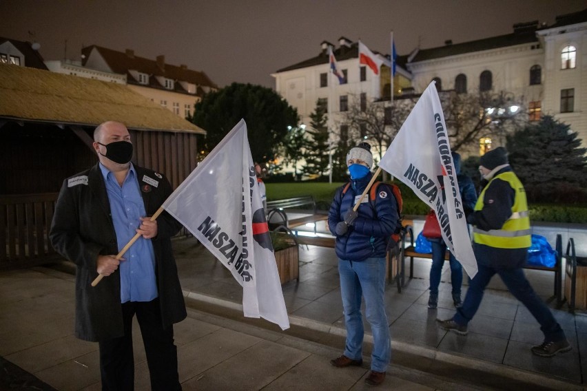 Pikieta na Starym Rynku w środę, 2 grudnia 2020 r.