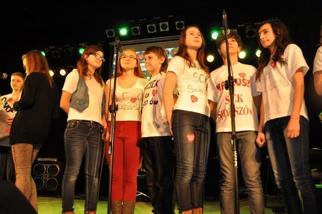 Sędziszów. Młodzież podczas finałowego koncertu w Samorządowym Centrum Kultury w Sędziszowie.