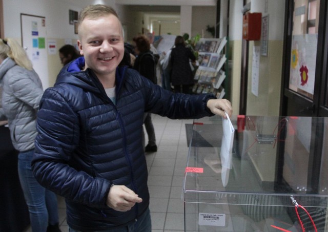 Emil Jaskulski głosował w siedzibie obwodowej komisji wyborczej numer 24 przy ulicy Kolberga w Radomiu.