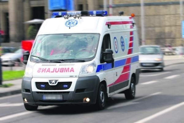 18-latka z Władysławowa odwieziona do szpitala po upadku z elektrycznej hulajnogi. Straciła przytomność