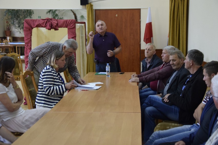 Po wybuchu afery w Zenicie Chmielnik. Sześciu członków zarządu klubu zrezygnowało, nowym prezesem radna powiatu kieleckiego