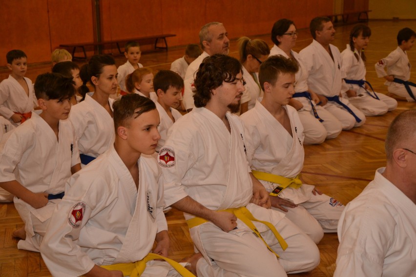 Tak trenują karatecy z Żor. Zobaczcie ile osób zaraziło się pasją do sztuk walki! ZDJĘCIA