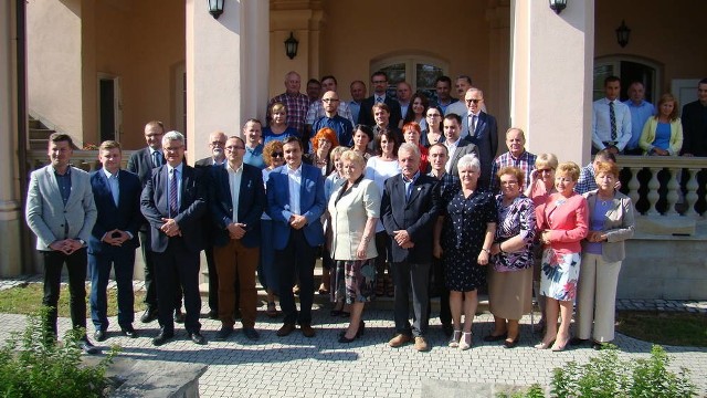 Przedstawiciele wszystkich sześciu gmin tworzących „Blisko Krakowa”