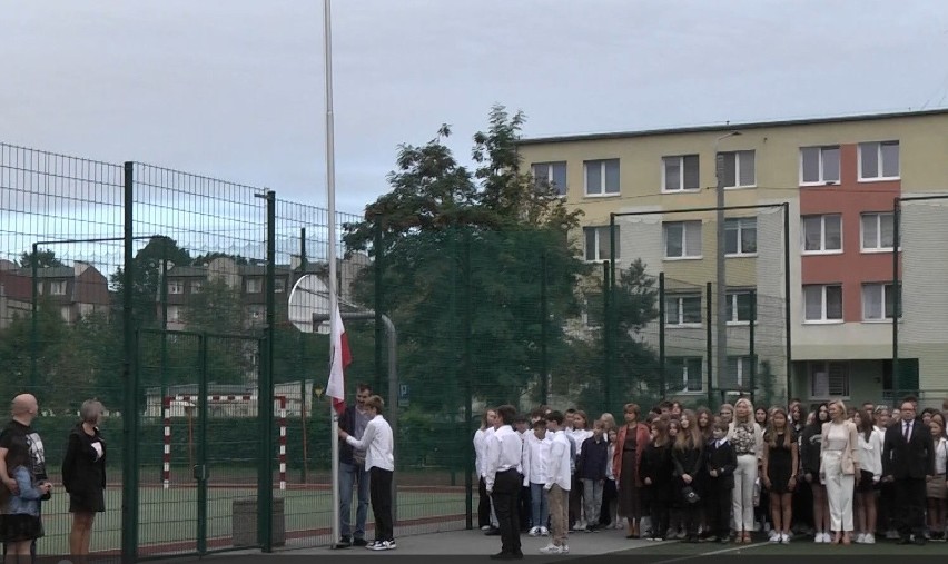 Rozpoczęcie roku szkolnego w Szkole Podstawowej nr 8 w Inowrocławiu. Mamy video i zdjęcia