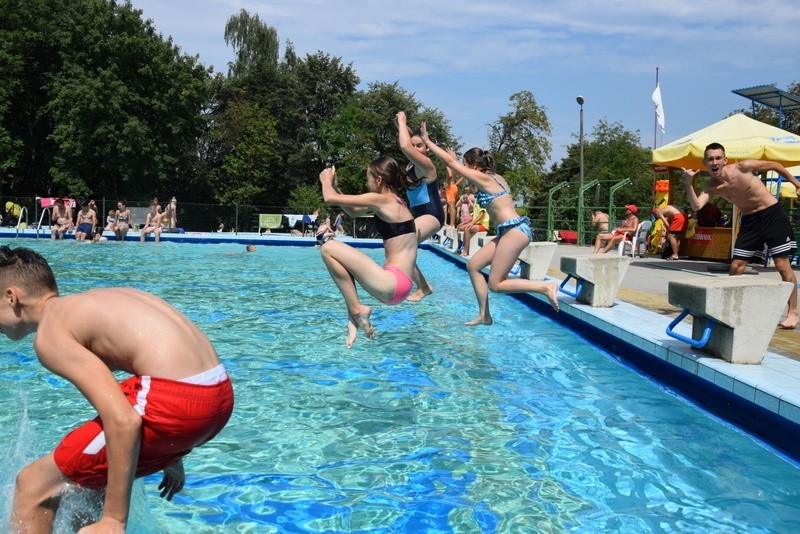 Tarnów. Wakacje 2018 na letnim basenie na Górze św. Marcina [ZDJĘCIA]