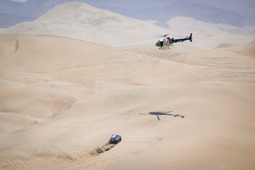 Przygoński autem przejechał Dakar cztery razy. Od 2016 r....