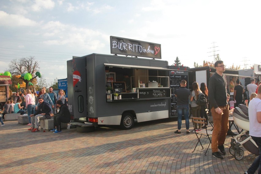 Jesienny zlot Food Trucków pod Galerią Kazimierz [ZDJĘCIA]