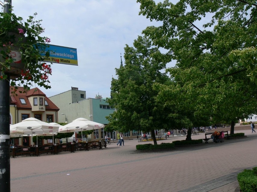 Plac Bartosza Głowackiego nie stanie się miejskim parkingiem