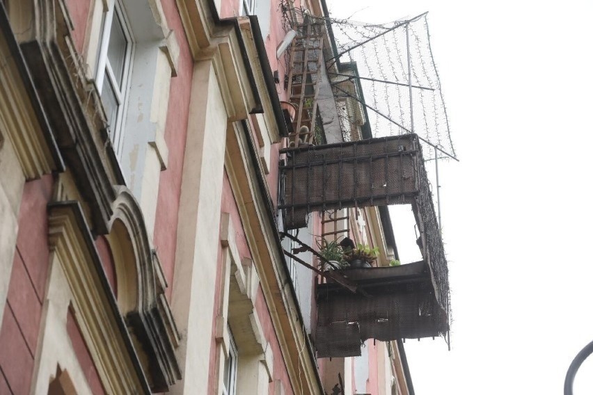 4 września z kamienicy w Sosnowcu oderwał się balkon....