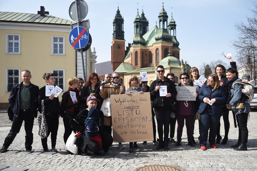 Ustawa antyaborcyjna: Protest przed Katedrą