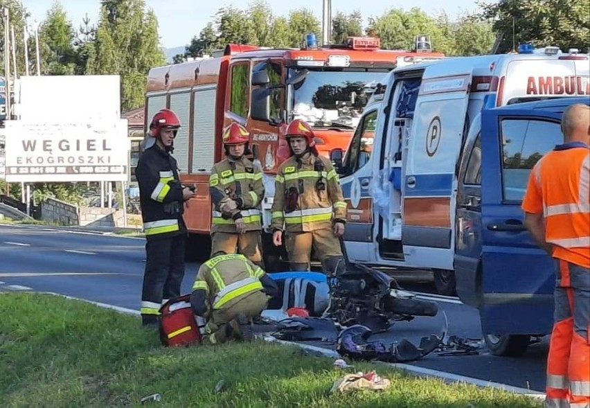 Wypadek na DK 52; droga zablokowana, są objazdy