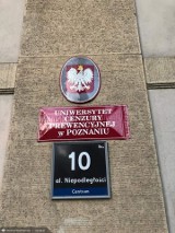 Młodzież Wszechpolska przemianowała poznańską uczelnię. Uniwersytet Ekonomiczny jako "Uniwersytet Cenzury Prewencyjnej". Zobacz zdjęcia!