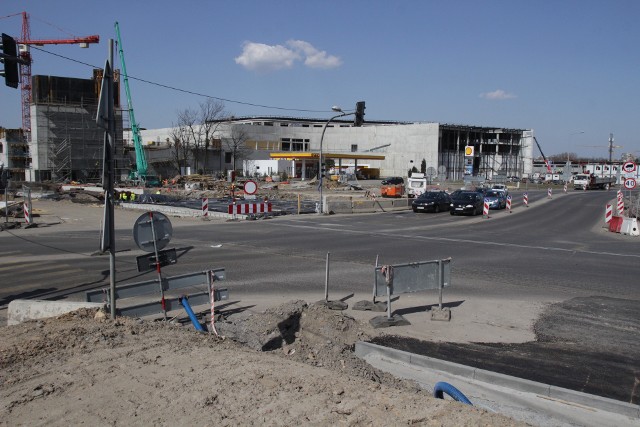 Trwa przebudowa skrzyżowania ulicy Kościuszki i Kolejowej w Katowicach. Inwestycja związana jest z budową dojazdu do Galerii Libero